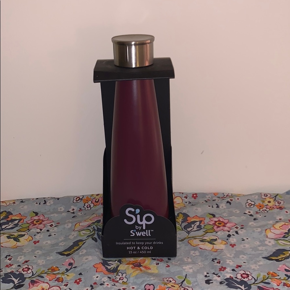 Swell water bottle